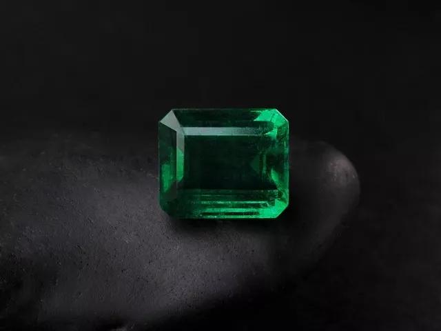 【獨家】同色系寶石入門：綠色系大集合！