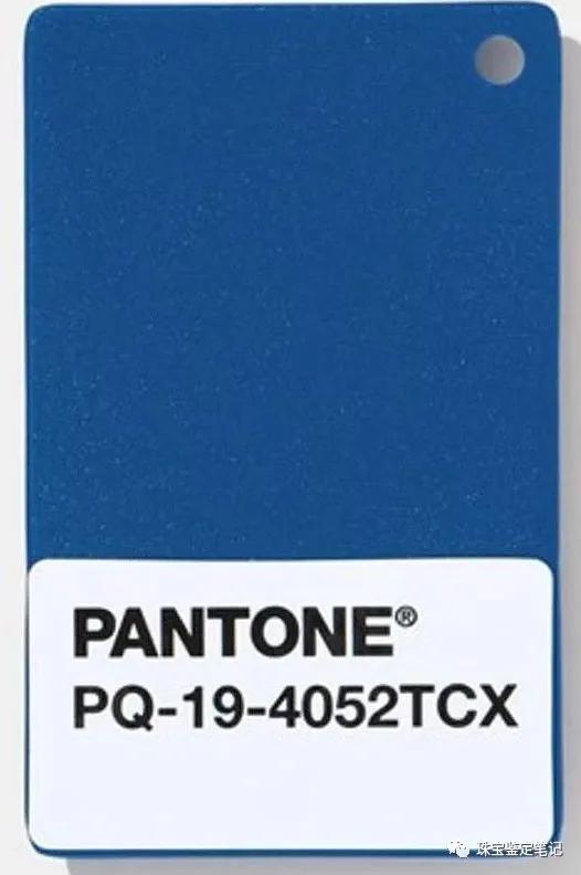 2020年度Pantonte的流行色－Classic Blue經典藍與珠寶