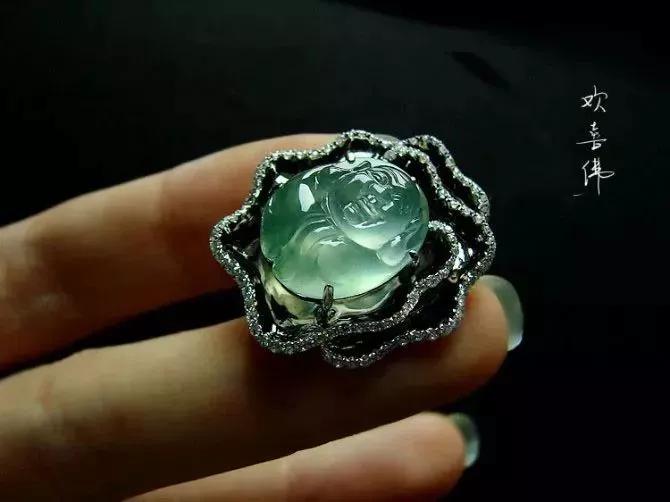 這種翡翠堪稱“藍色妖姬”，未來10年比北京房子還值錢！