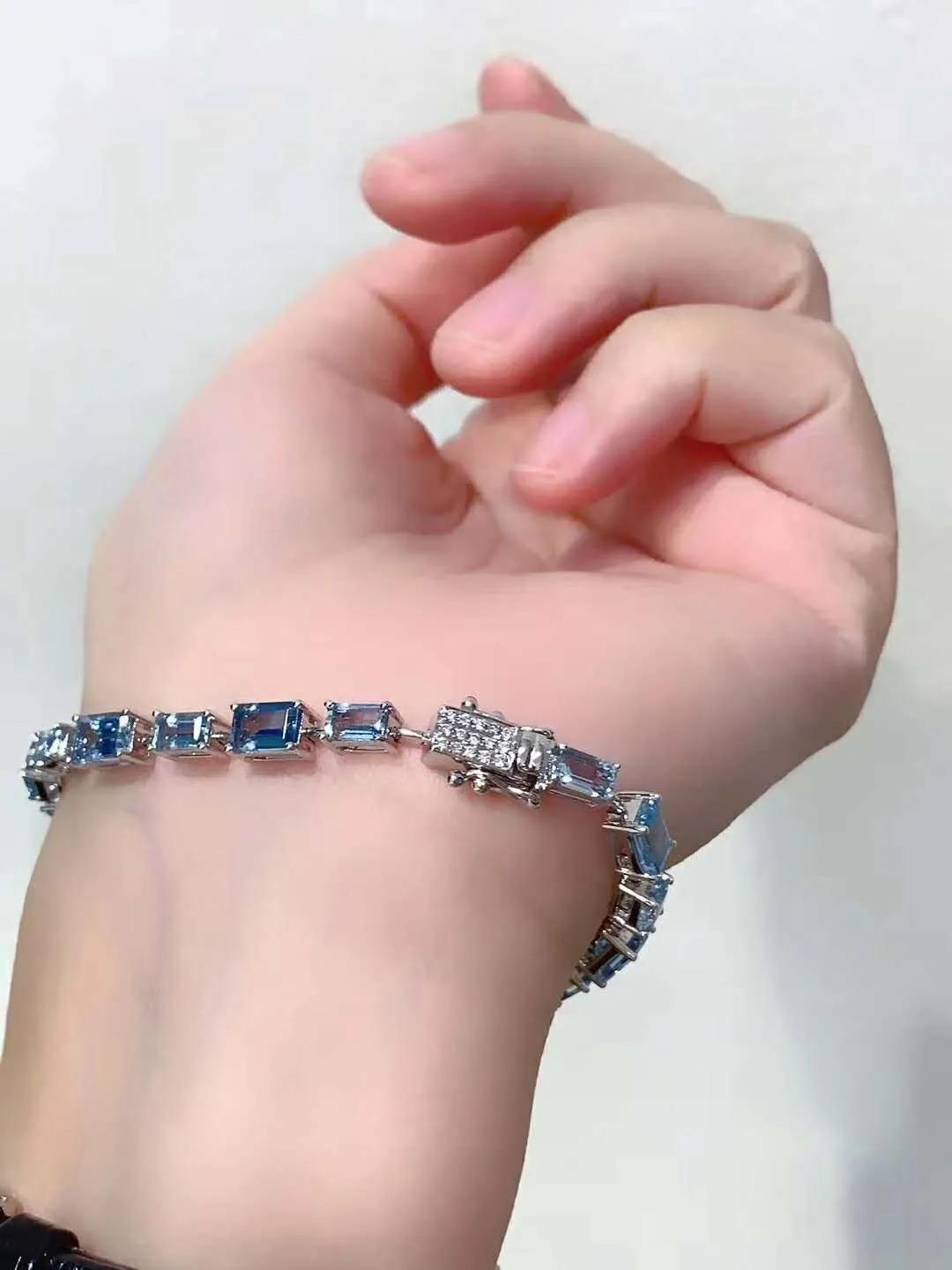周x福的金項鏈竟能被磁鐵吸起來？難道真的產品有問題？
