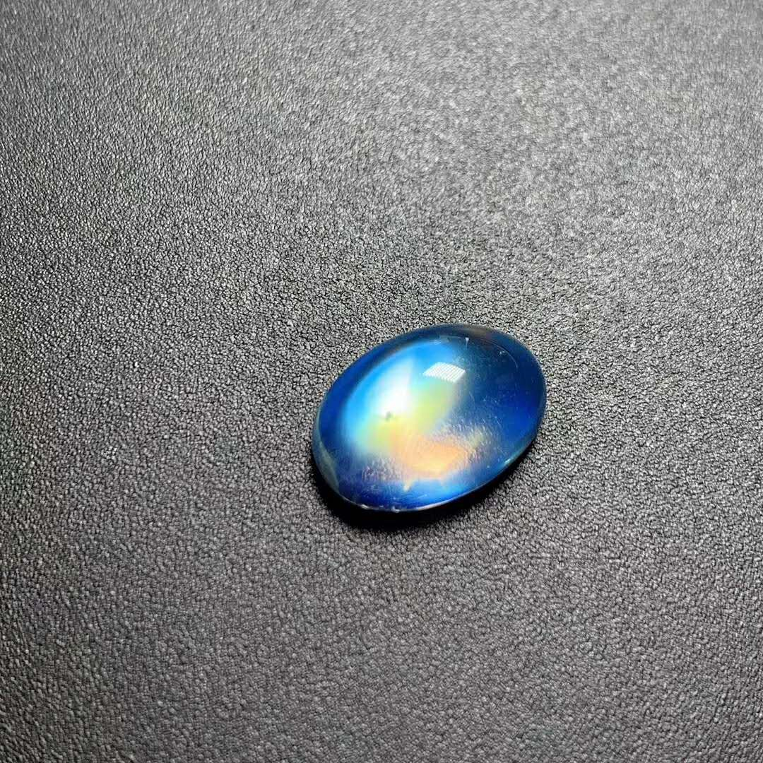 幾十元能買它也能上萬賣掉它，會發光的石頭!