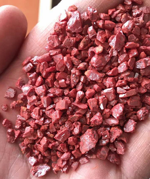 最近好多人都悄悄玩起了這個朱砂，它會是文玩界的新寵嗎？