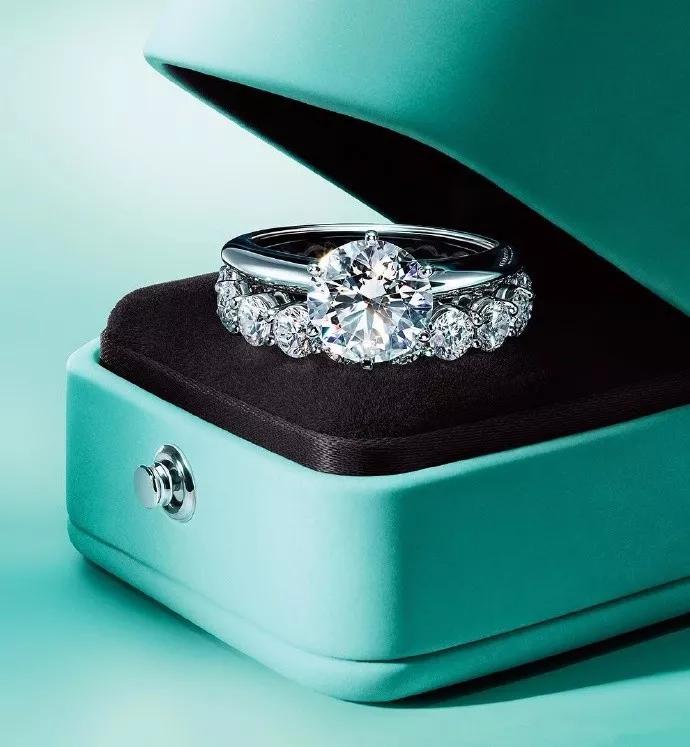 金婚、銀婚、鉆石婚，不同結婚周年該送什么紀念寶石？