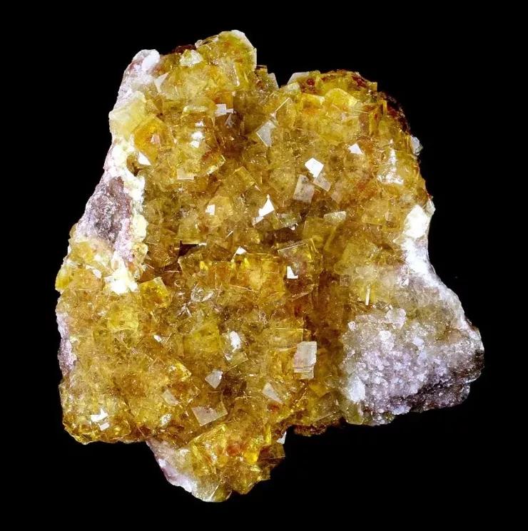 螢石是怎樣形成的呢？太美了！這種彩虹石頭美到無法呼吸！