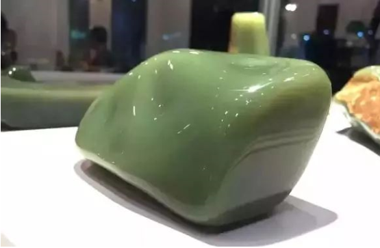 東北的這種玉五年瘋漲一百倍！它會是玉石界的又一匹黑馬嗎？岫巖玉