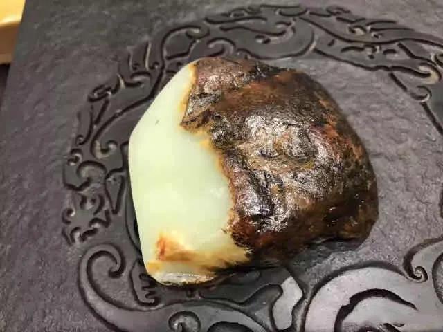 東北的這種玉五年瘋漲一百倍！它會是玉石界的又一匹黑馬嗎？岫巖玉