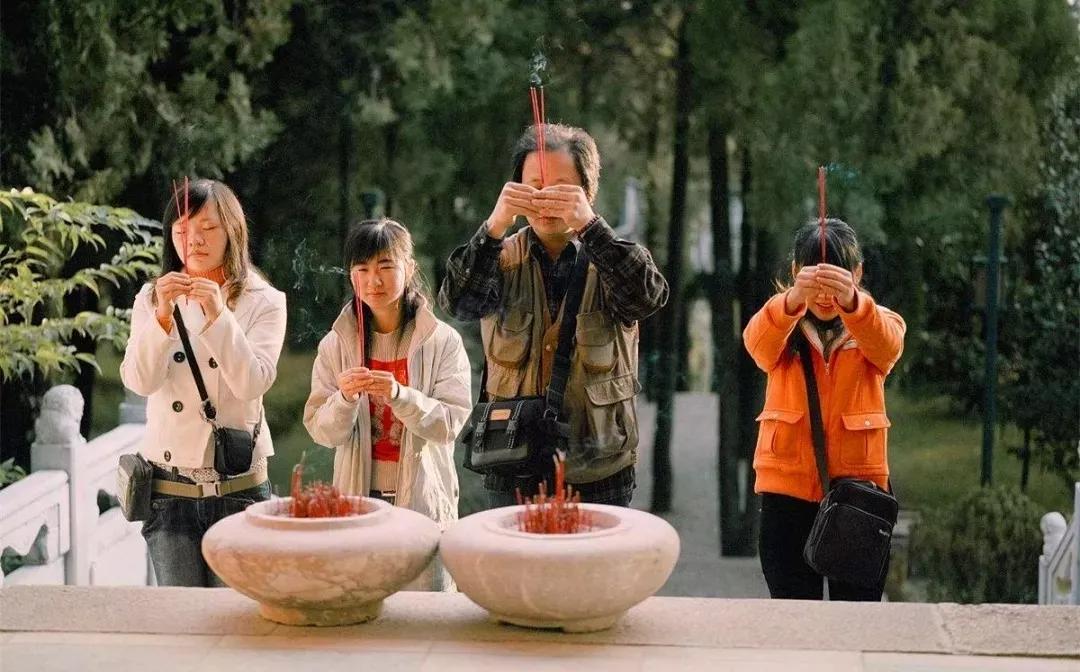經期、懷孕不能進寺廟？給佛像拍照減壽？99%的人都不懂拜佛規矩！