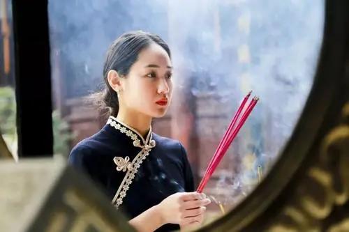 經期、懷孕不能進寺廟？給佛像拍照減壽？99%的人都不懂拜佛規矩！