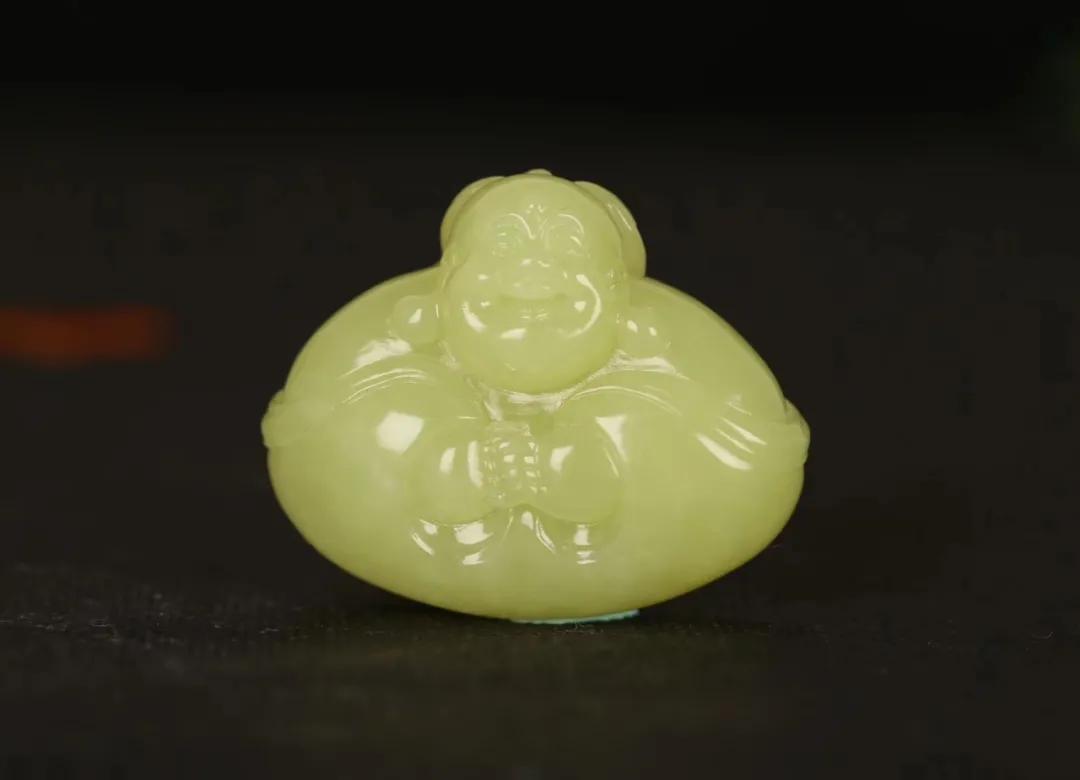 綠田黃石真品圖片！什么是壽山月尾艾葉綠呢？一條苦瓜勝田黃值幾百萬？不是玉石會是啥？