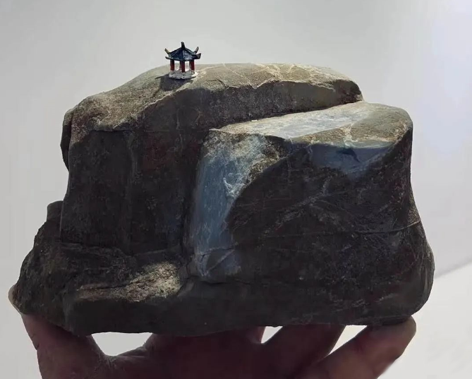 猝不及防，這種石頭突然火了