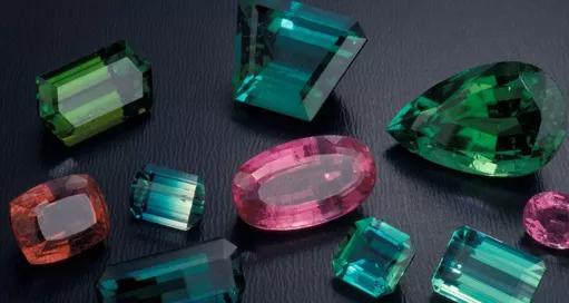 十月生日石：歐泊（Opal）與碧璽（Tourmaline）