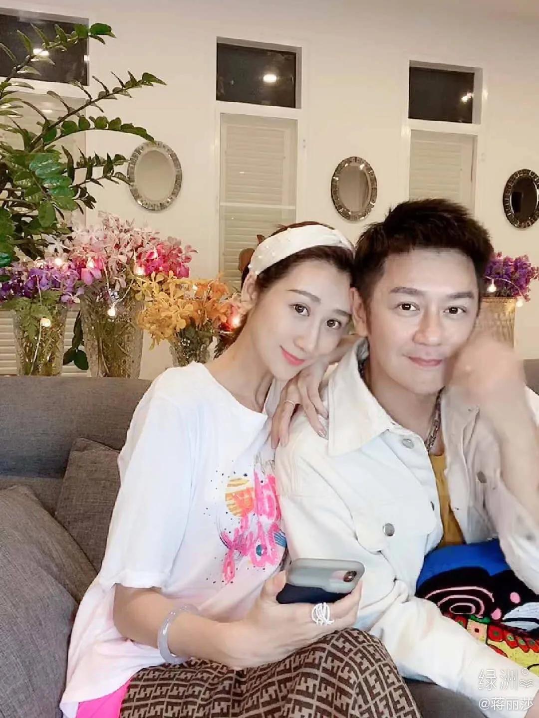 陳浩民妻子直播賣Tiffany項鏈，被網友說是假貨？