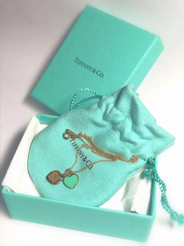 陳浩民妻子直播賣Tiffany項鏈，被網友說是假貨？