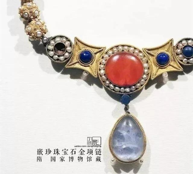 她是最神秘的公主，容顏千年不朽！鳳棺陪葬卻少有珠寶，竟是為了鎮魂？