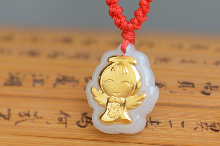 買黃金吊墜還是買玉吊墜比較好？