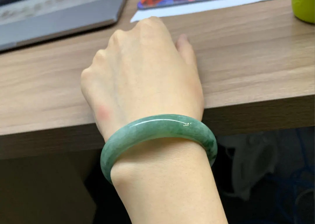 玉手鐲有棉絮好不好？該如何保養？