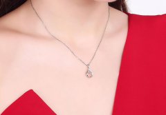 女生戴什么項鏈有氣質，買什么材質的好？