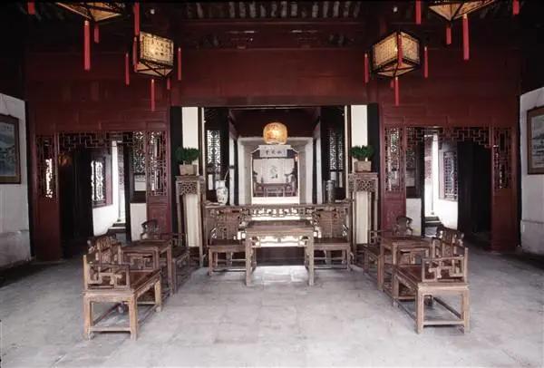 倒賣古宅有多野？凈賺50萬，隨便一對石獅子20萬元~