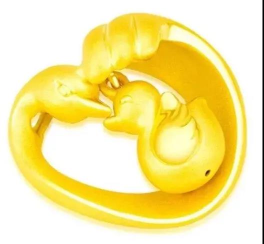 3D硬金是怎么做出來的？3D硬金產品上為什么會有個孔？是破損么？