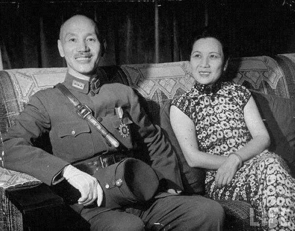 腕上風情丨女人一生中最該擁有這支手鐲,享富貴、得平安的秘訣全在里面!
