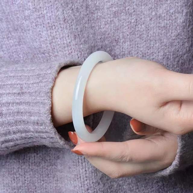 腕上風情丨女人一生中最該擁有這支手鐲,享富貴、得平安的秘訣全在里面!