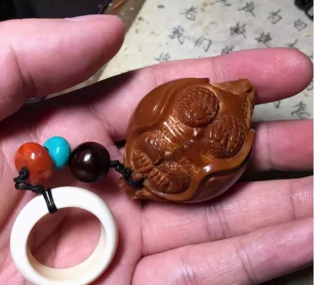 超大橄欖核為什么得不到文玩人青睞?橄欖核圓珠