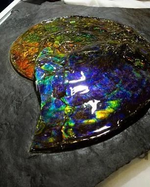 你手里的“地攤貨”,在老祖宗手里身價千萬?都是戴首飾,差別卻這么大……