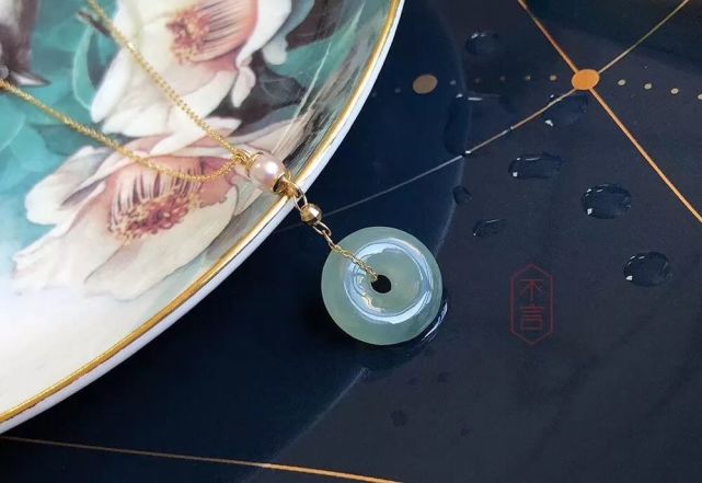 平安扣為什么是最經典的首飾元素?原來還有這么多講究……