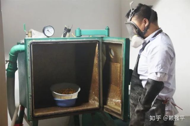 硬金首飾“黑內衣”的秘密