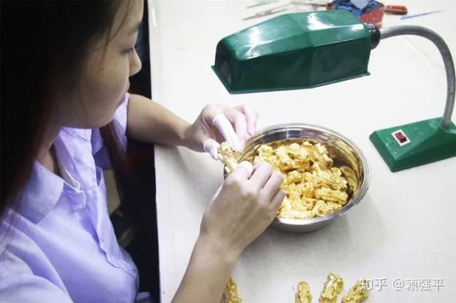 硬金首飾“黑內衣”的秘密