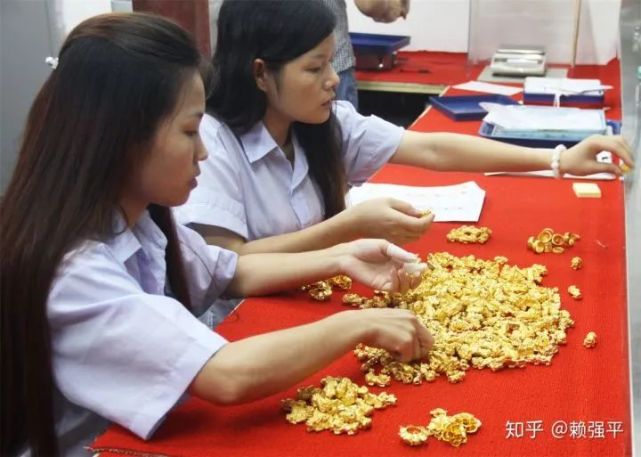 硬金首飾“黑內衣”的秘密