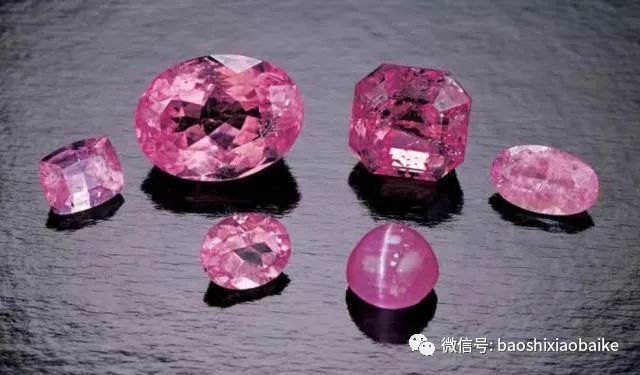 這顆“紅寶石”竟然是祖母綠!