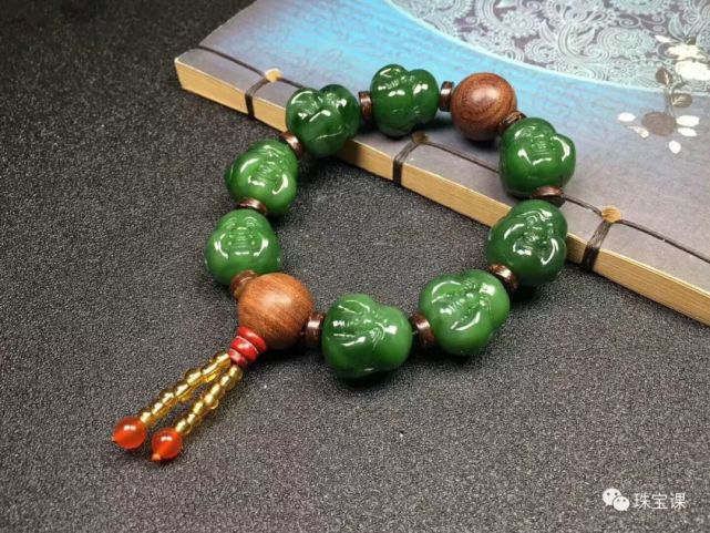 菠菜綠、鴨蛋青、蘋果綠...春日踏青裝備怎能少得了它！