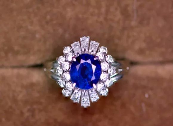 為什么優秀的女人結婚都不愛戴鉆石了?因為她們有這些呀....