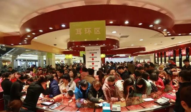 315打假：這些毒首飾、假寶石，成本價就2塊錢？你多花的上萬塊，都是智商稅！