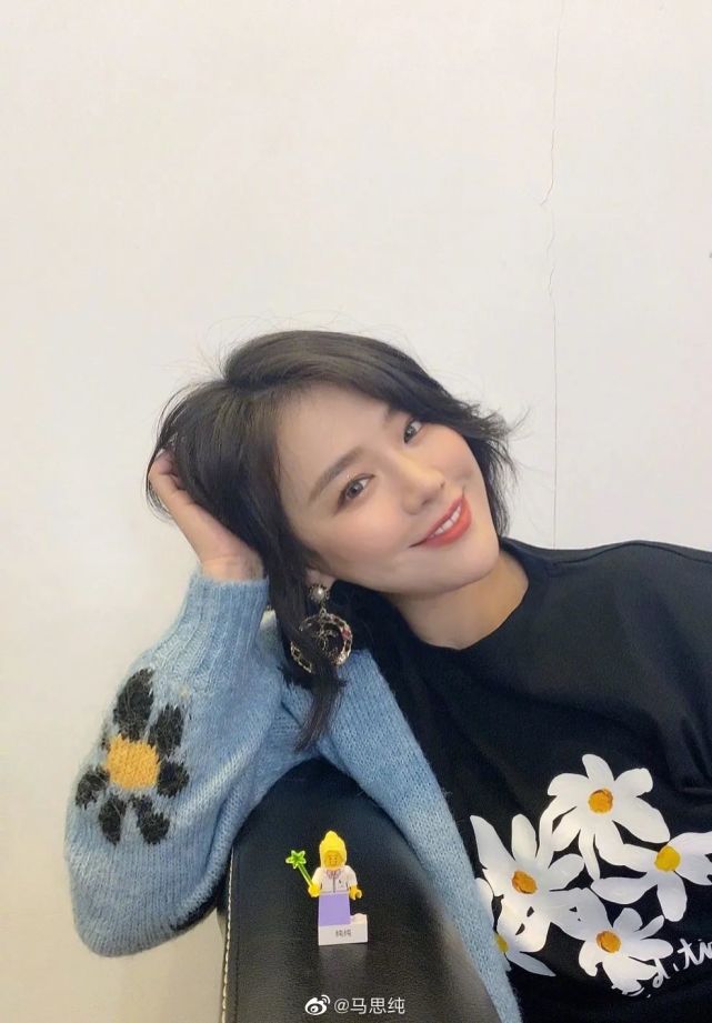 世界對胖女孩的惡意這么大？胖了就不能穿衣服戴珠寶嗎？