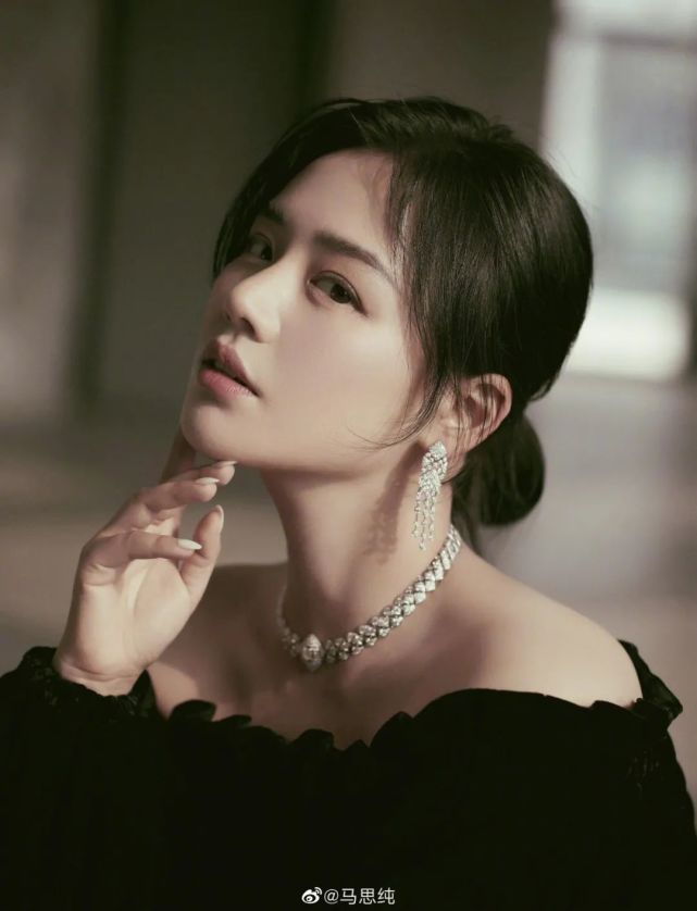世界對胖女孩的惡意這么大？胖了就不能穿衣服戴珠寶嗎？