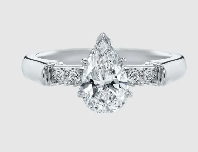 入選"全球最美面孔"的朱珠,她選擇的結婚鉆戒是?