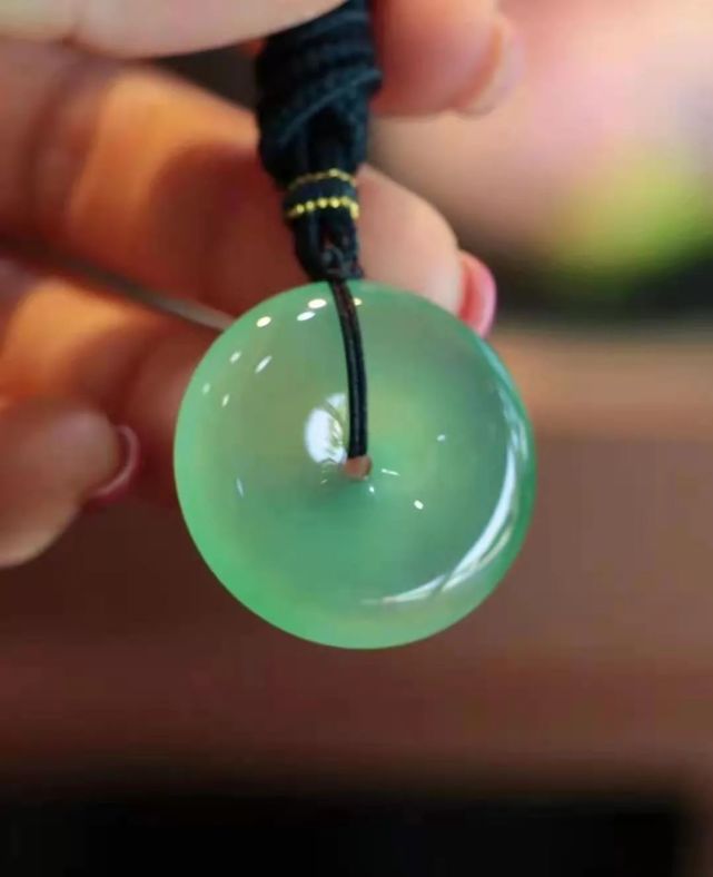 中國最頂尖的奧運冠軍們，比賽時也要戴著它？翡翠項鏈