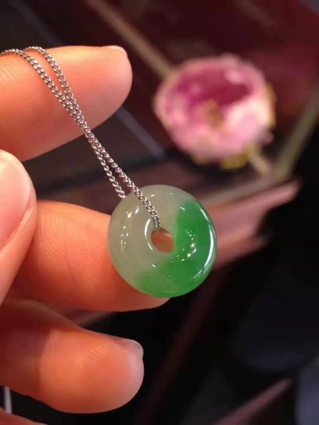 中國最頂尖的奧運冠軍們，比賽時也要戴著它？翡翠項鏈