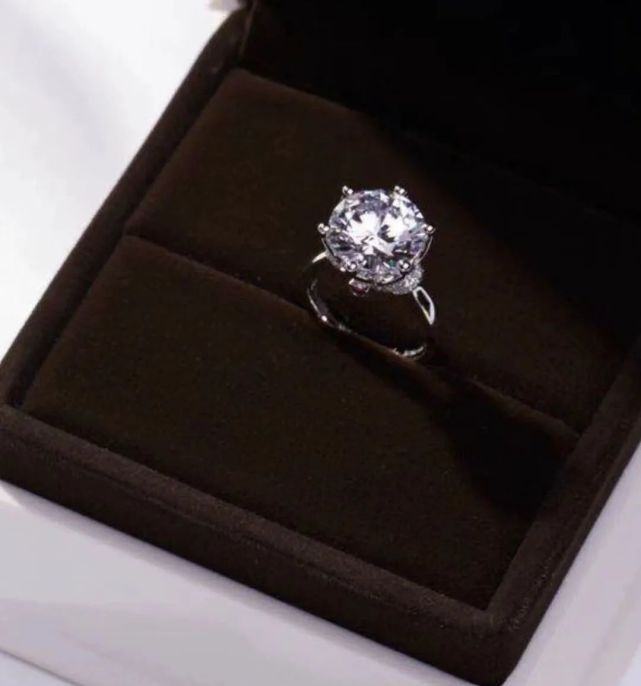 結婚紀念日汪小菲送大S鉆戒，不同年份各適合送什么？