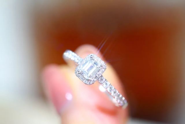 結婚紀念日汪小菲送大S鉆戒，不同年份各適合送什么？
