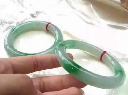 你的玉鐲買虧了嗎?不玩虛的,手把手教你如何買最實惠、不被騙!(推薦收藏)
