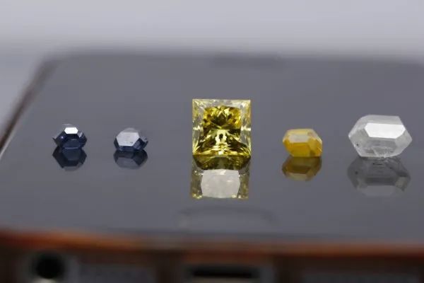 骨灰和頭發做的珠寶,你敢戴嗎?