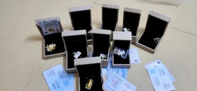 抖音253萬粉絲的大V，苦情劇是假的，珠寶是塑料！
