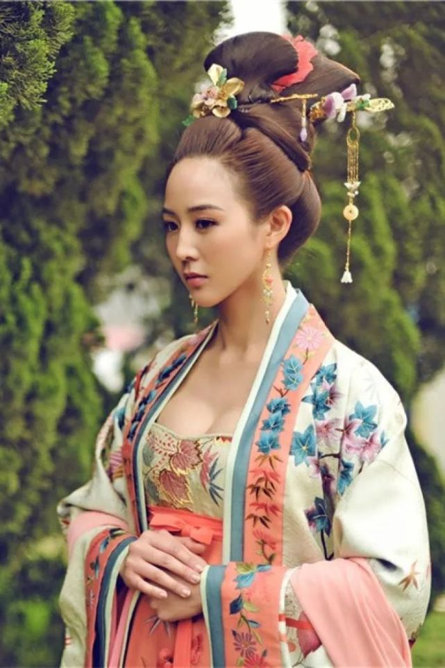 張鈞甯參加婚禮,出發前竟然把新娘500萬的珠寶弄丟了?