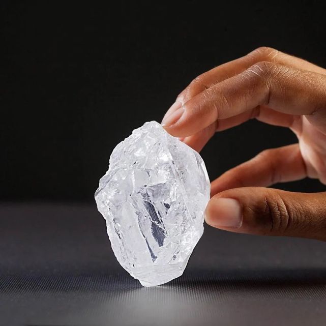 路上撿到好看的石頭,萬一是寶石呢?