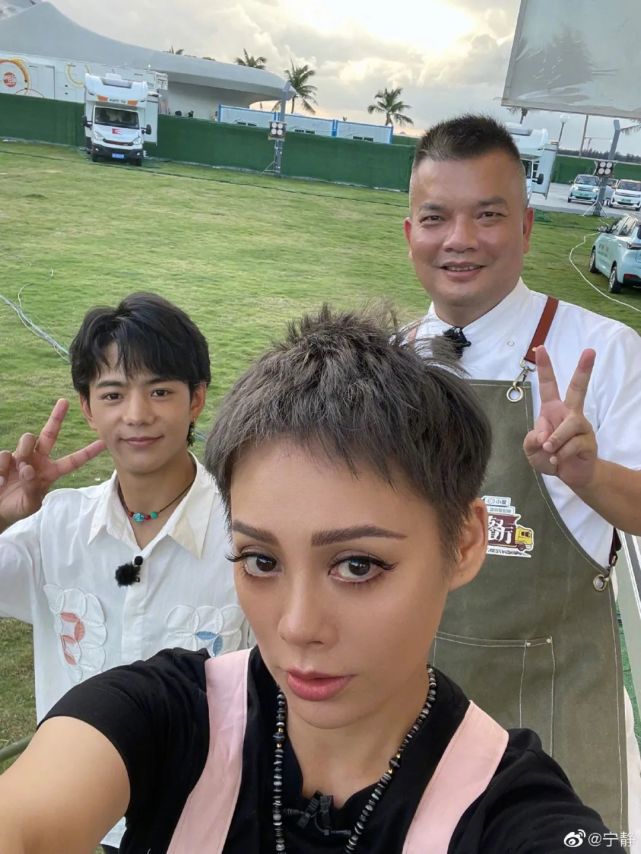 二公主姚安娜和丁真綜藝首秀《中餐廳》,一起來看路透!