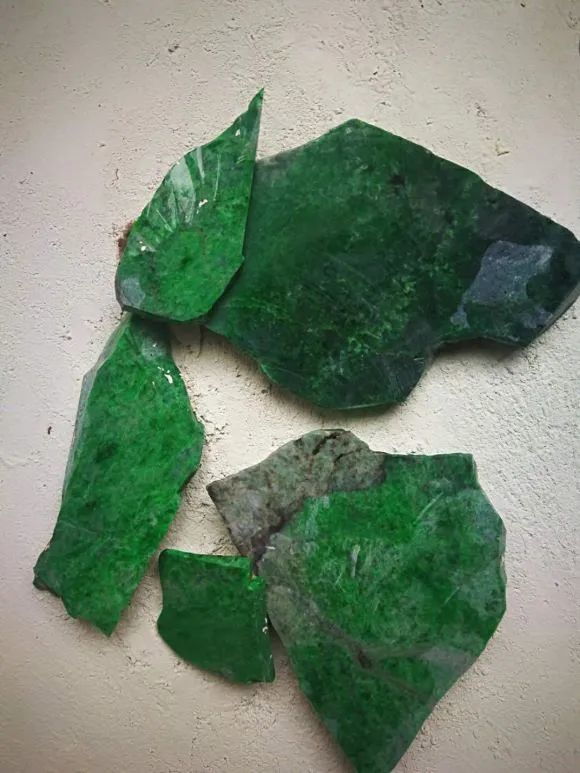 新發現的俄羅斯玻璃種?你看看值錢嗎?
