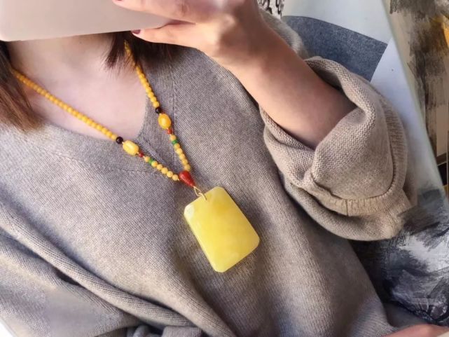 琥珀蜜蠟大全!雞油黃、金絞蜜、白花蜜..以后不會買錯了!